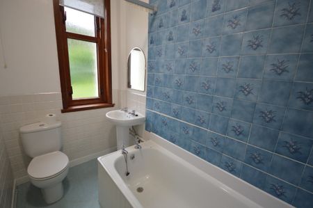 24 Benvie Road, West End, Dundee - Photo 2