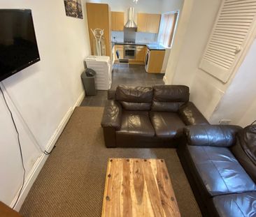 5 Bed Terraced House, Cawdor Road, M14 - Photo 1