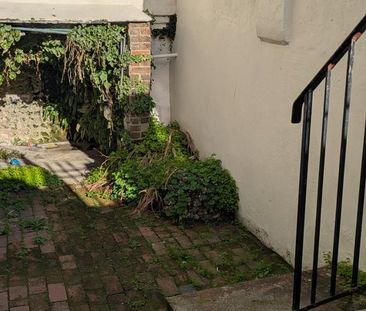 3 bedroom apartment to rent - Photo 3