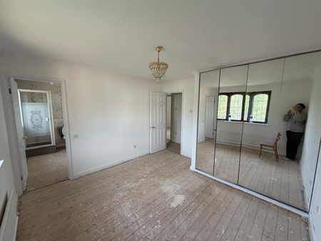 3 Bed Detached House, Castle Bromwich, B36 - Photo 3
