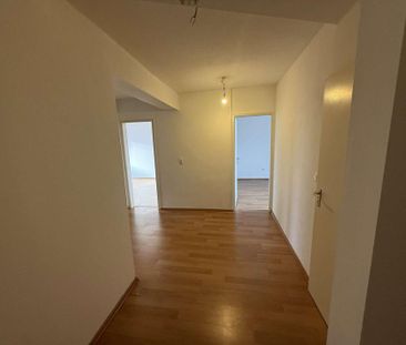 Großzügige Wohnung mit großen Zimmern, Einbauküche und Abstellraum - Foto 4