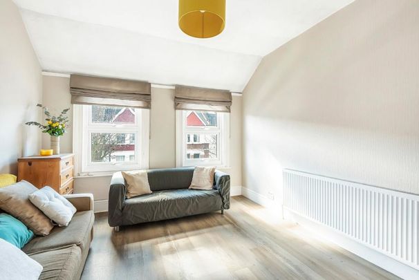 3 bedroom flat to rent - Photo 1