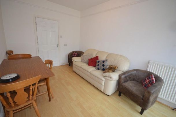 5 bedroom detached house to rent - Photo 1