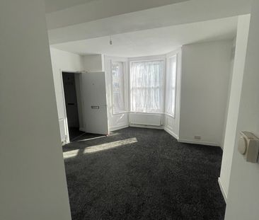 Studio Flat, Lythalls Lane, CV6 - Photo 2