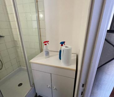Location Appartement 2 pièces 42m² DRAGUIGNAN 83300 - Photo 2