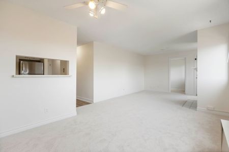 For Lease - 195 Lake Driveway N/A Unit# 401, Ajax, Ontario - Photo 2