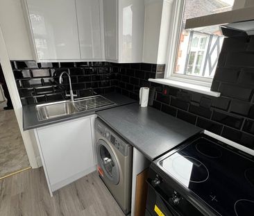 2 Bed Flat, London, N12 - Photo 6