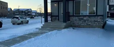 Almost brand new corner home (3 beds + den) immediatly available for rent | Edmonton - Photo 1