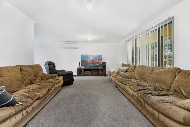 Charming 3-Bedroom Home - Convenient & Comfortable Living - Photo 1