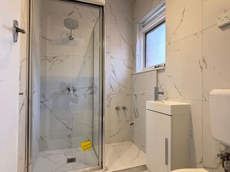 2/9 Frogmore Road, Carnegie VIC 3163 - Apartment For Rent | Domain - Photo 2