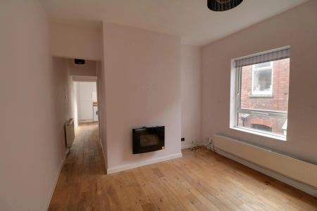 Flat 4, 30 Porthill Bank, Newcastle ST5 0AA - Photo 2