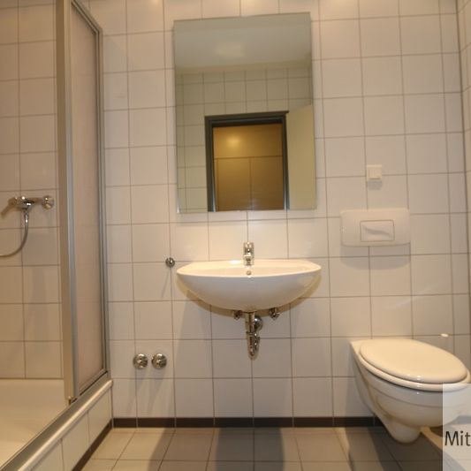 Miete inkl. Nebenkosten: 550 € pro Monat, plus Strom, plus Heizung - Photo 1