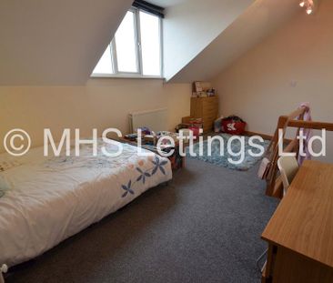 3 Bedroom Mid Terraced House for rent in Beechwood Mount - Photo 3