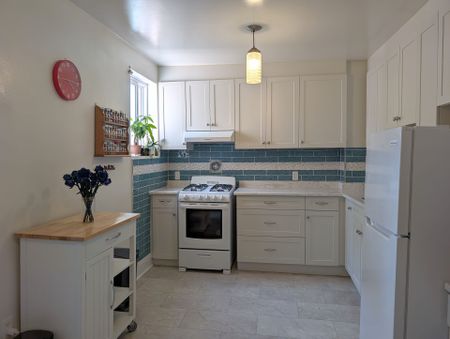 For Lease - 1239 College Street Unit# 2nd Flr, Toronto, Ontario - Photo 5