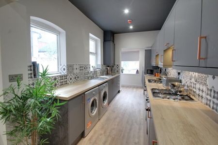 1 bedroom in a house share to rent - Photo 5