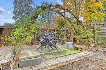 3 bedroom detached house to rent - Photo 4