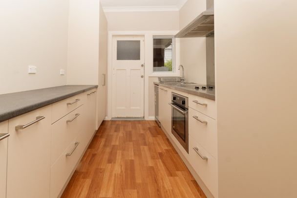 3 Bedroom brick and tile beauty - Photo 1