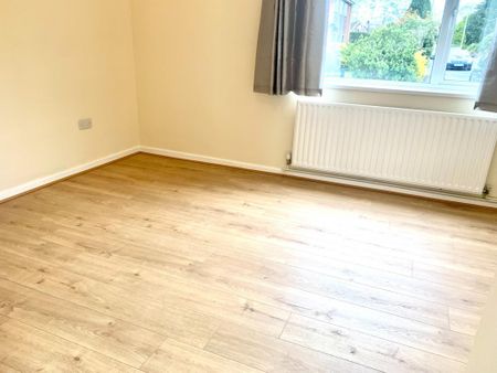 2 bedroom maisonette to rent - Photo 3