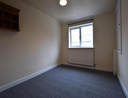 2 Bedroom Terraced To Let - Photo 2