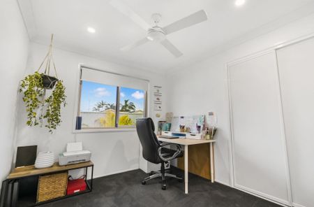 Family Home near Wurtulla Beaches - Photo 5