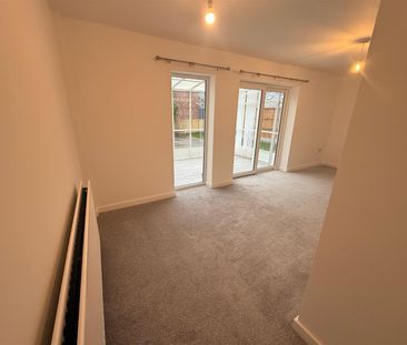 Ince Avenue, Wirral - Photo 2