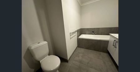 Brand New 3-Bedroom Family Home in Cranbourne East - Photo 4