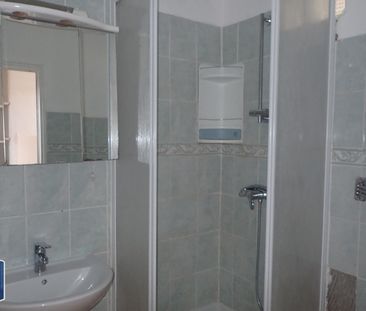 Location Appartement 3 pièces 53m² CARPENTRAS 84200 - Photo 2