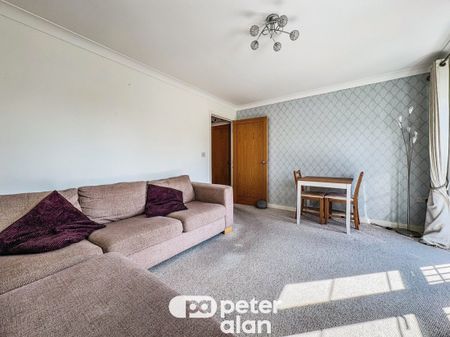 Heol Llinos, Thornhill, Cardiff - Photo 2