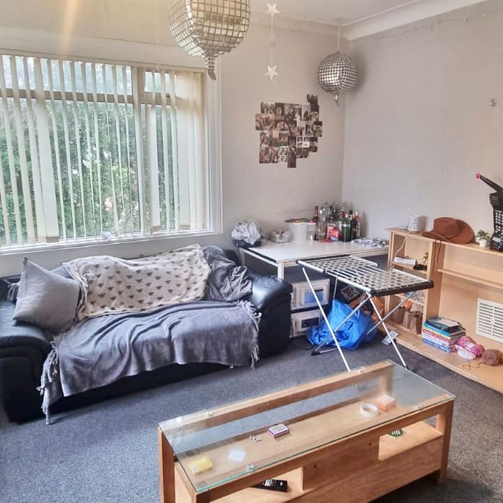 6 Bed - 1 Ash Crescent, Headingley, Leeds - LS6 3LE - Student - Photo 1