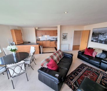 3 bedroom flat to rent - Photo 3