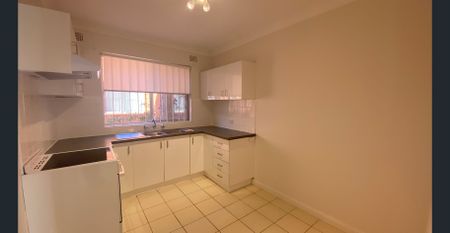 Modern 3 bedroom Unit - Photo 2