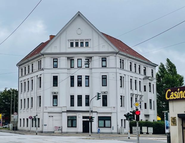 Geräumige 4-Zimmer-Wohnung in zentraler Lage - Foto 1
