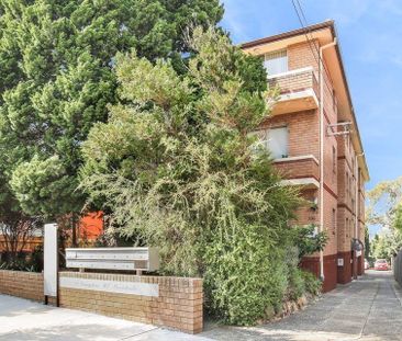 Bright & Convenient Marrickville - Photo 1