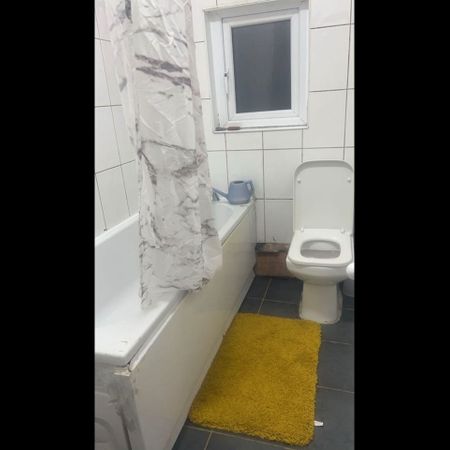 Room in a Shared House, Reynell Road, M13 - Photo 4