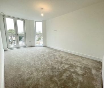 WestCliff Road, Bournemouth - Photo 3