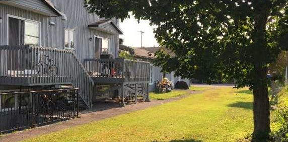 4 1/2 sur 2 étages pour juillet - Photo 2