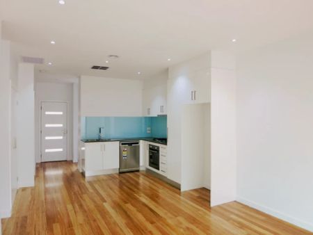 2 Bed, 1 Bath - Photo 5