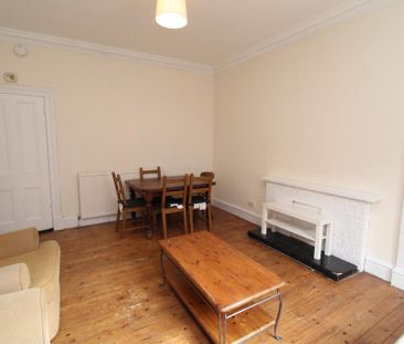 3 bedroom flat to rent - Photo 4