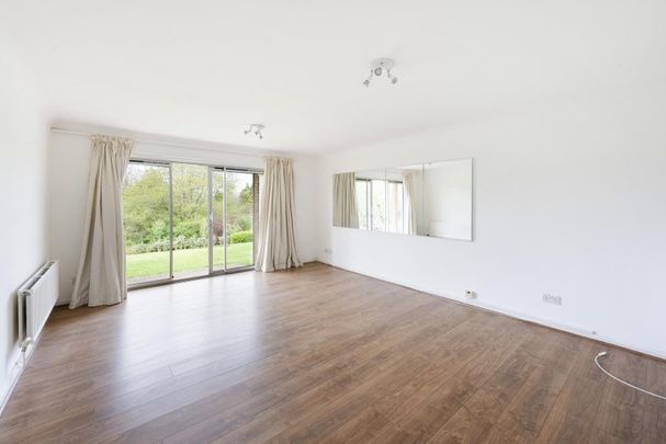 2 Bed Flat - Photo 1