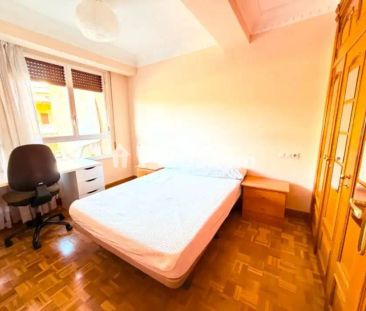 Piso en alquiler en Centro-Casco Histórico - Photo 5