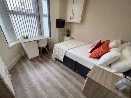 Stamford Street, Liverpool. - Photo 3