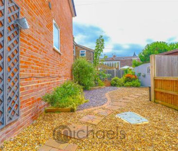 2 bedroom maisonette to rent - Photo 3