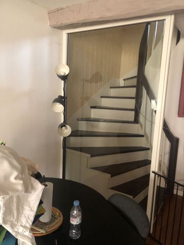 A LOUER - MAISON DE VILLE T5 AVEC 2 TERRASSES ET JARDIN - Photo 2