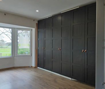 Volledig vernieuwde woning met luxueuze afwerking in Gentweg, Lembeke! - Photo 1