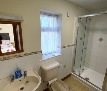 4 bedroom detached house to rent - Photo 1