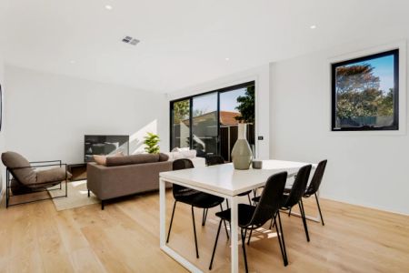 3 Bed, 3 Bath - Photo 4