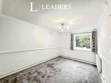 2 bedroom flat to rent - Photo 2