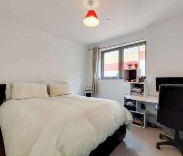 Galley House, Gallions Reach, E16 - Photo 1