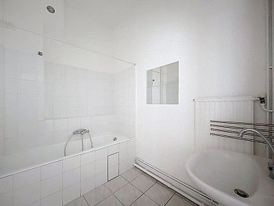 LYON 3 - T 3 - Photo 5