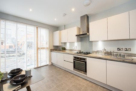 4 bedroom end of terrace house to rent - Photo 3